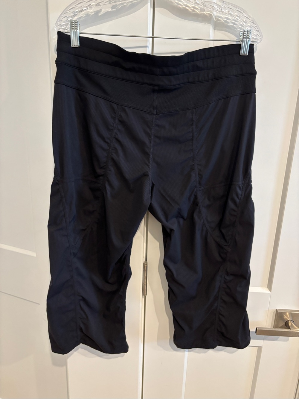 lululemon athletica Black Capri Pants with Drawstring. Size 10 - Picture 4 of 6